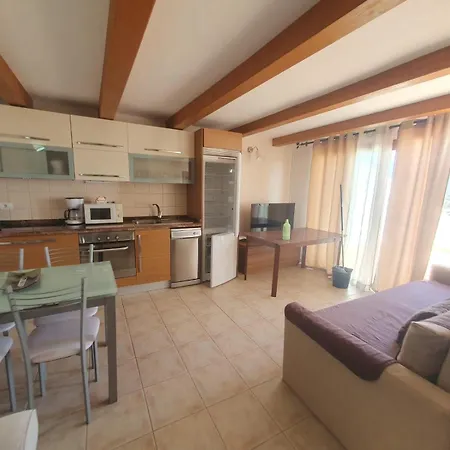 Apartamento Casa Moni 2 *